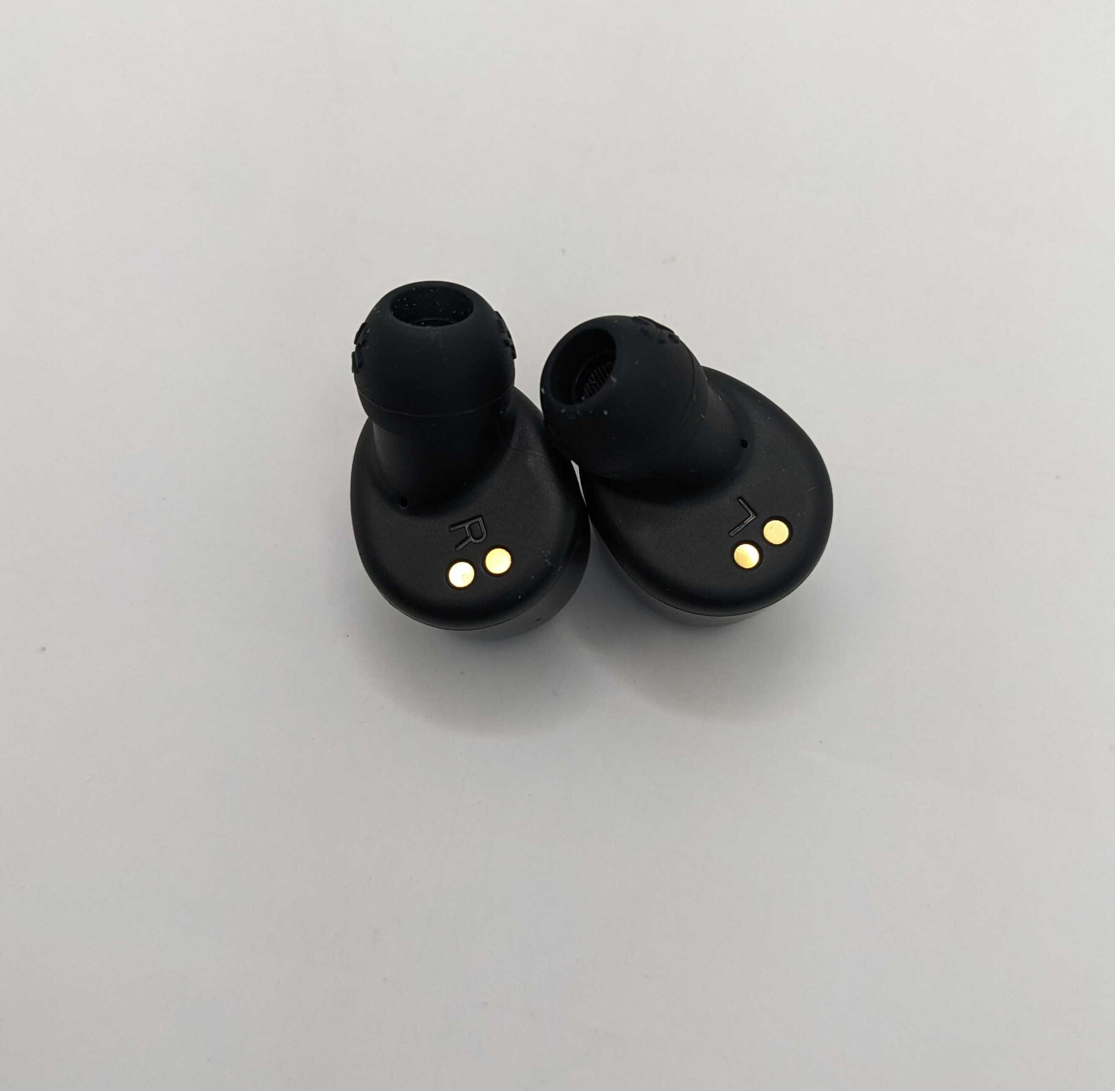 JBuds Air True Wireless Earbuds for Parts (Right Air Piece is not working)