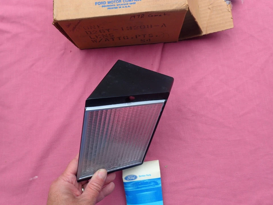 Mercury Montego 1972 lente de lámpara de estacionamiento, derecha, ¡como nuevo! Intermitente D2GY-13208-A Foto 3 de 4