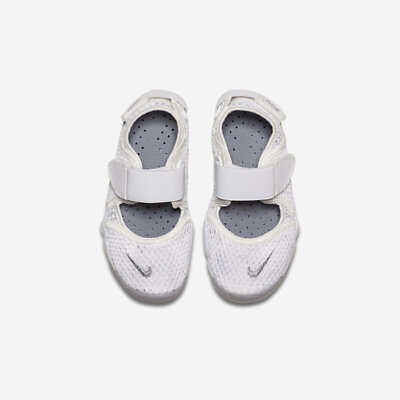 white nike rifts junior
