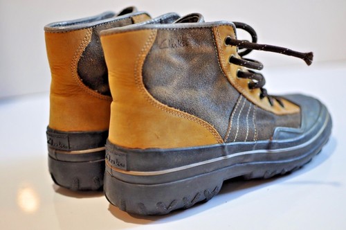 Clarks Womens waterproof boots size 9 M 