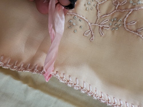 Vintage Hand Embroidered Handsewn Peach Baby Kimono Jacket Cover Over - Picture 8 of 9