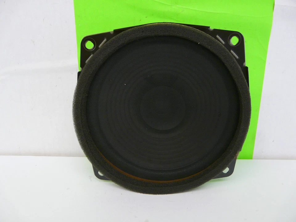 Haut-Parleur Arrière MR142014 4OHM 15W Mitsubishi Colt V CJ0 96-03 Lancer L200 - Photo 1/4