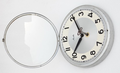 VINTAGE LARGE 9'' GERMANY MAUTHE FRONT DOOR WINDING KEY MECHANICAL WALL CLOCK - Picture 4 of 6