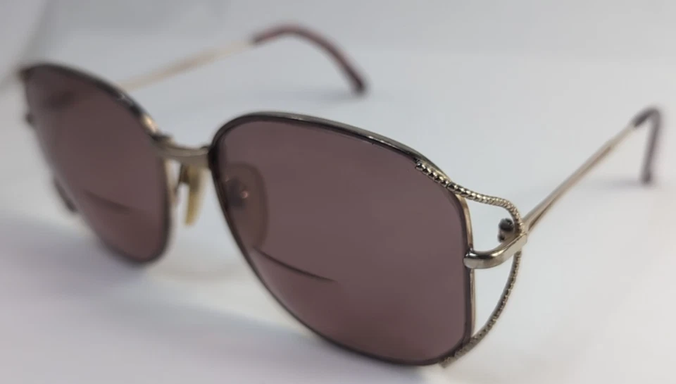 Óculos de sol vintage Christian Dior, fio intrincado borboleta 8[ ]18, apenas armações - Imagem 3 de 4