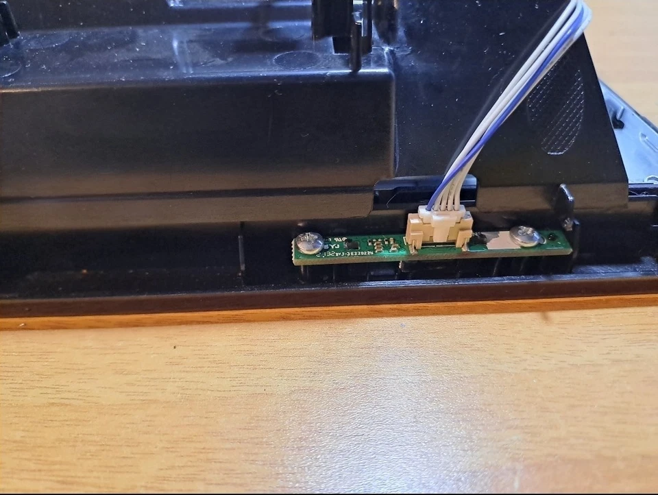 Schermo Led Ricambio Originale Per TV Telefunken TE39PNDB42V2D - Immagine 3 di 4