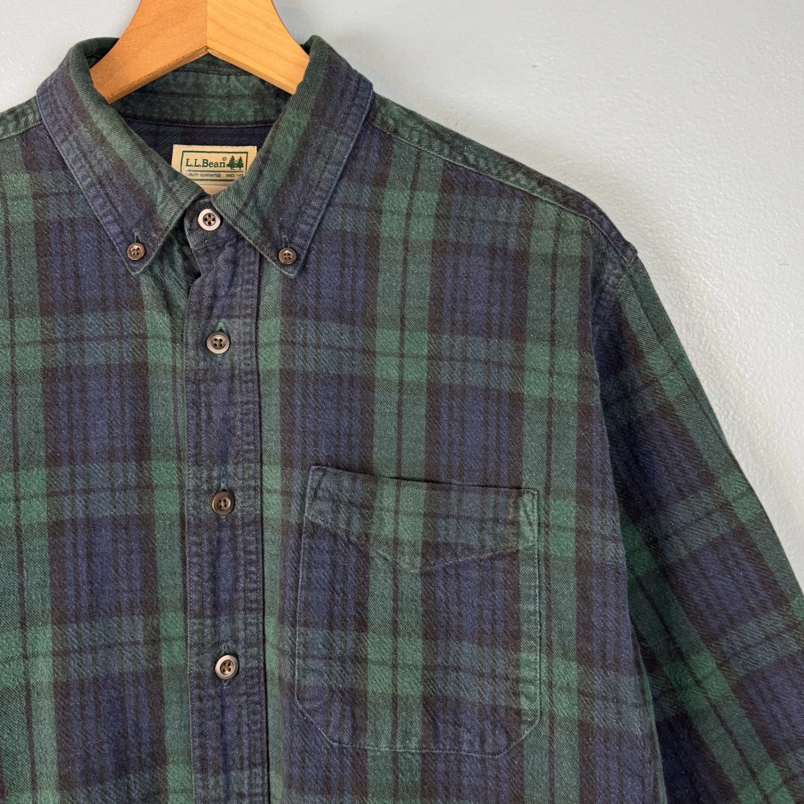L.L. Bean Mens Large Green Blue Plaid Flannel Button Down Shirt Long Sleeve