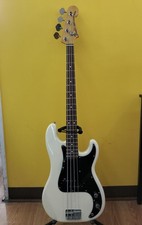 Bajo eléctrico FENDER JAPAN PB70-70US OWH/R