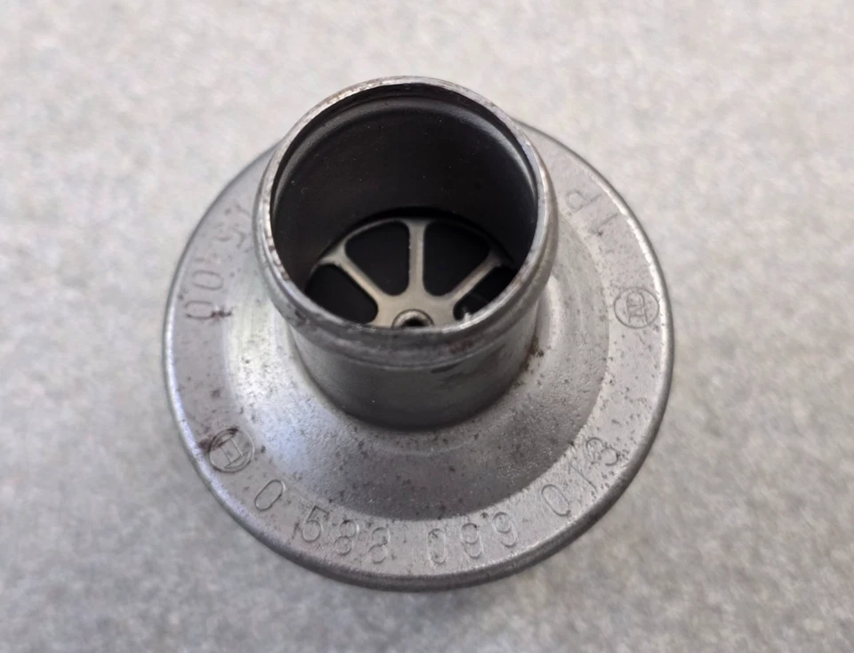 NICE USED ORIGINAL GENUINE PORSCHE 911 930 928 SMOG PUMP CHECK  VALVE 0588099013 - Image 4 of 4