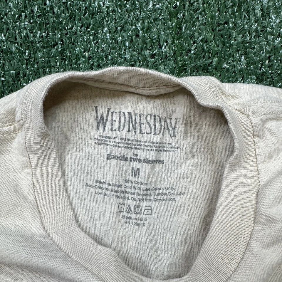 Camiseta Gráfica Wednesday Addams Para Hombre Talla M Beige Blanca Manga Corta Película Camiseta Foto 2 de 4
