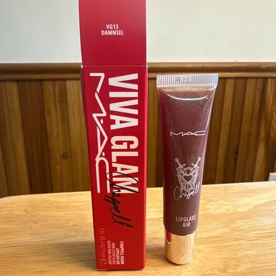 Mac Cosmetics Viva Glam Chappell Roan Lipglass Air ~DAMNSEL~ Limited Edition. - Bild 1 von 4