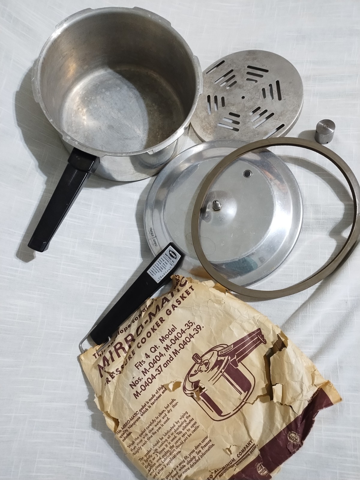4 Qt M-0404 W/ Weight Jiggler And More