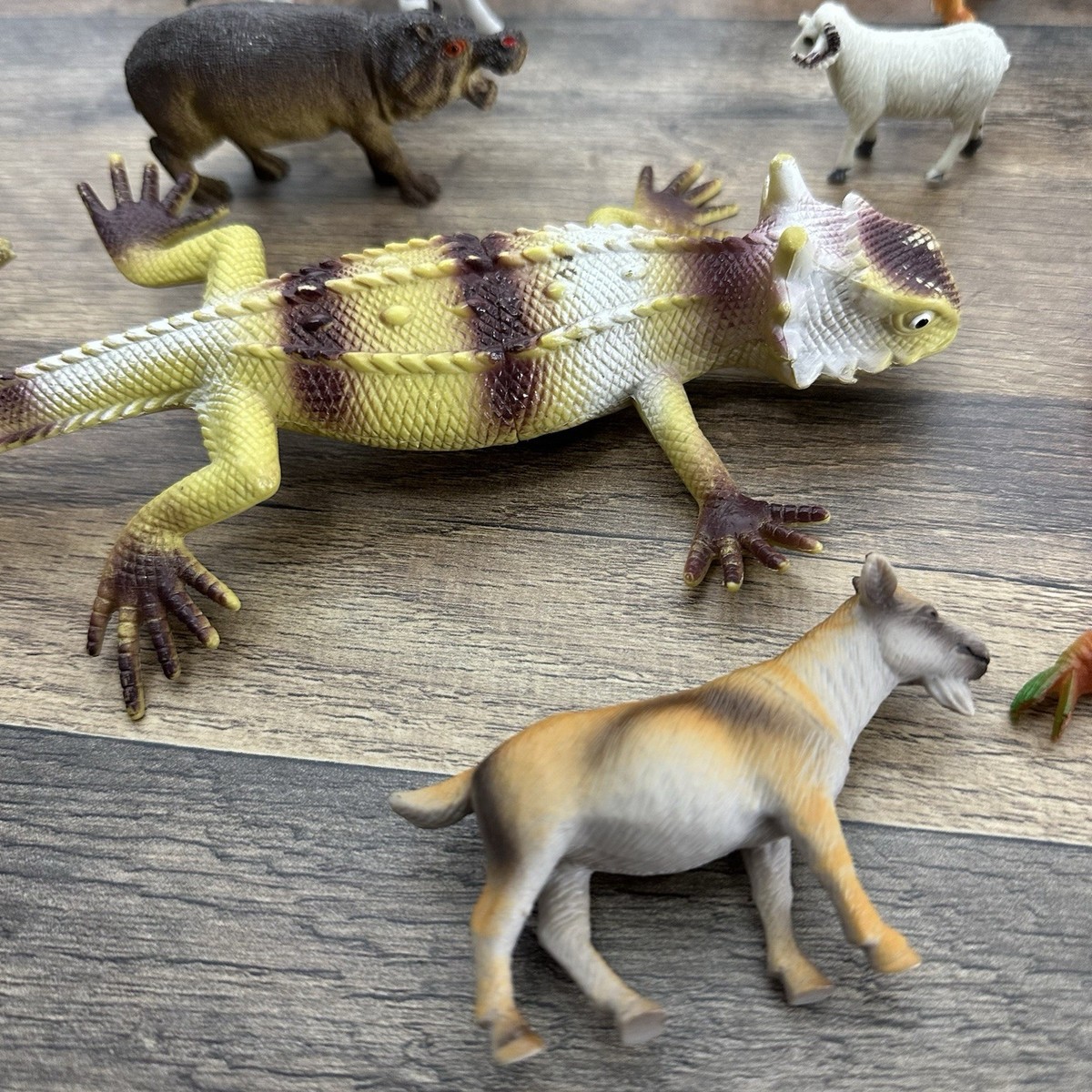 Vintage Large Lot of 35 Plastic Toys Farm Animals Safari Zoo
