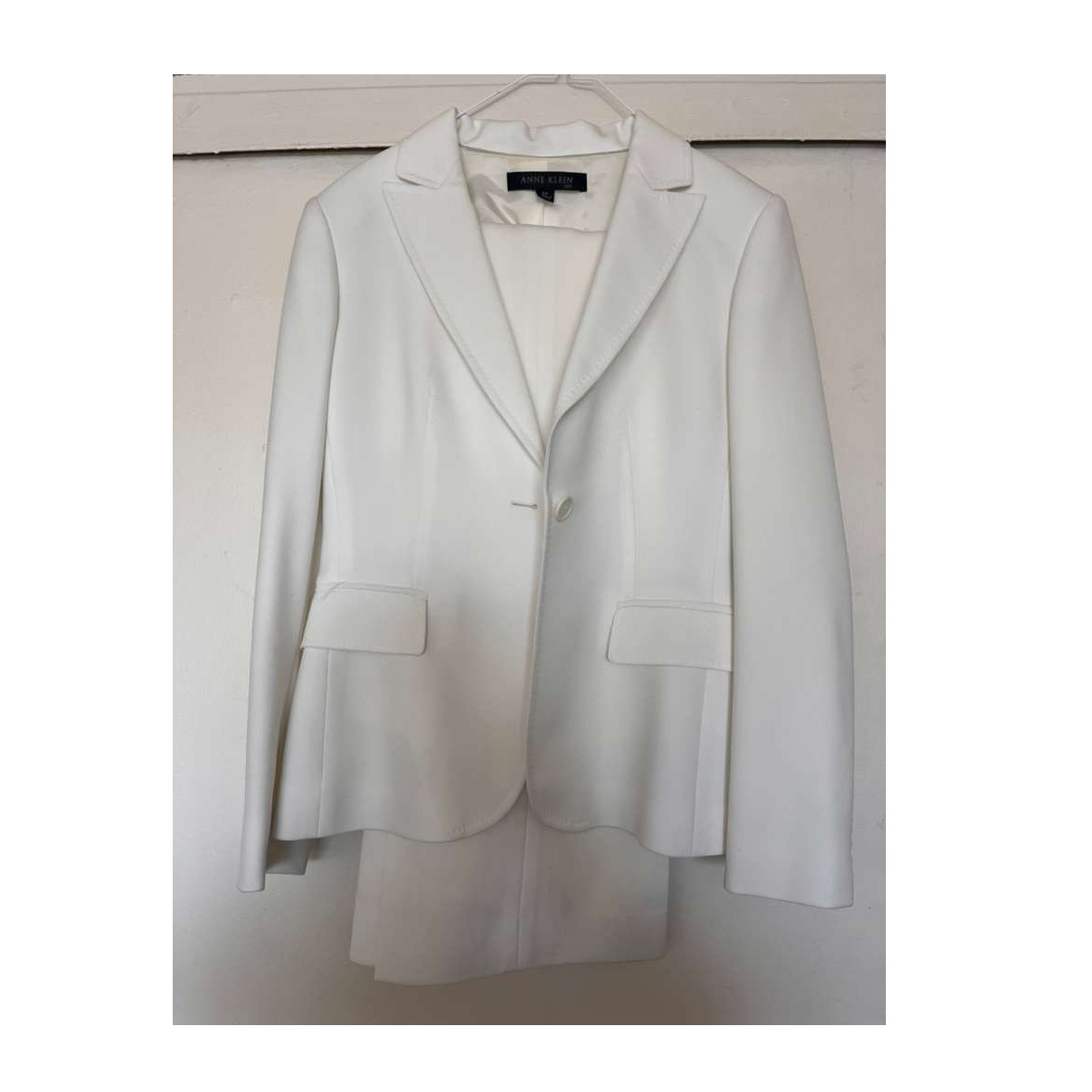 Anne Klein Women's White Pant Suit Set Size 4 Tailored Jacket & Pants Polyester