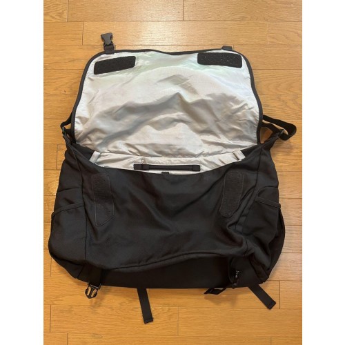 Patagonia Critical Mass Black メッセンジャーバッグ patagonia Critical Mass Black Messenger Bag [Used VG