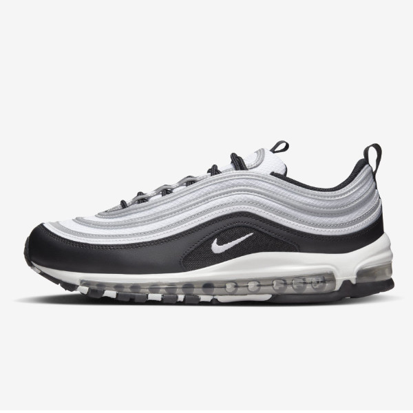 Кроссовки Nike Air Max 97 (DM0027-001) выполнены в серебристом цвете.