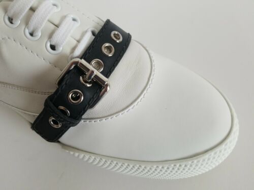 ZAPATILLAS DEPORTIVAS MIU MIU ICÓNICAS LINDAS BLANCAS NEGRAS CON LOGOTIPO DE CINTURÓN UE 38.5 I LOVE SHOES - Imagen 4 de 7