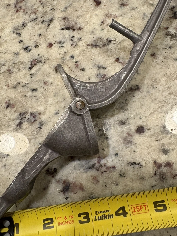 Prensa de ajo francesa vintage/cereza u aceituna y cascanueces, aluminio fundido Foto 3 de 4