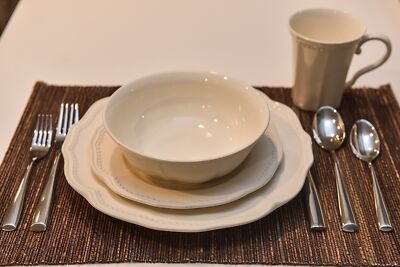 Red Vanilla FN900-402 Classic Salad Plates (Set of 4) White