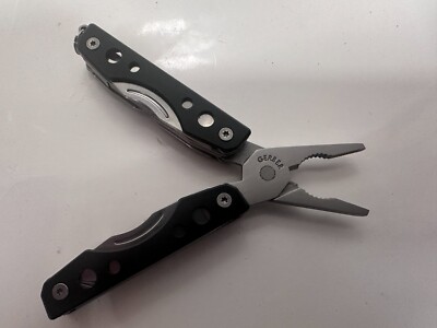 NEW IN BOX  Gerber Clutch Gray Mini Multi Tool Plier 22-01506  Original Box