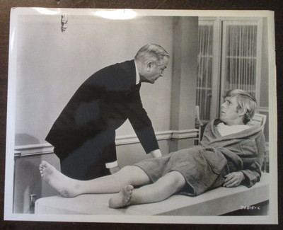PRESS PROMO PHOTO TV MARCUS WELBY M.D. ROBERT YOUNG JOHN FINDLATER 8X10 R143