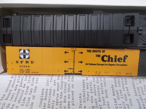 MODELO INTERMOUNTAIN / LONGS ~ COCHE FRIGORÍFICO SANTA FE (JEFE) # 31810 ~ KIT ~ ESCALA HO ~ L-B | Zustand: New