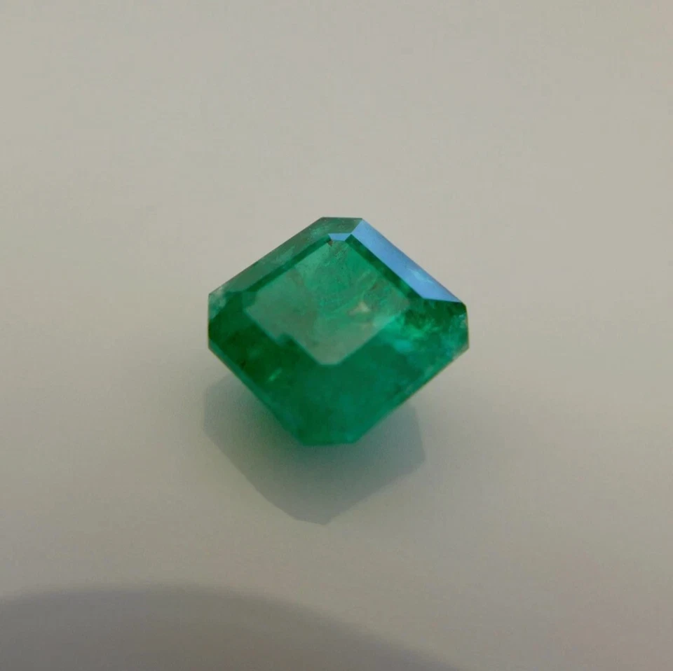 Seltener Swat SMARAGD - 2,05 ct - "I" - Rarität ! - Pakistan / Swat-District - Bild 3 von 4