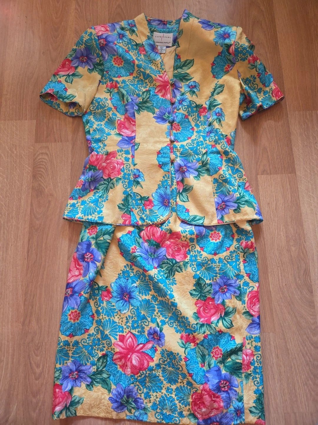 Safe Silk Top And Skirt Size 6 2 Piece 100% Silk Yellow Floral Lined Buttons
Opens in a new window o