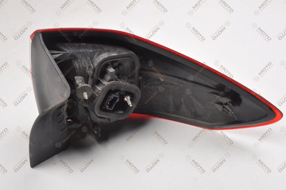 Ford C-Max II Luz Trasera Izquierda AM51-13405-BF - Imagen 4 de 4