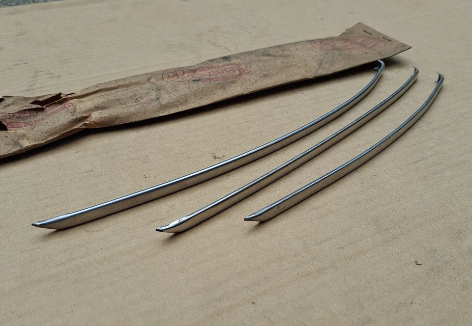 Plymouth Roadking Deluxe 1940 NOS MoPar parrilla superior derecha carcasa paquete de molduras Foto 2 de 4