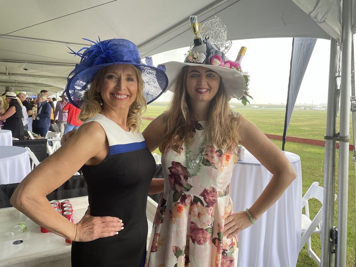 Derby Attire Horse Racing Dresses And Hats Insanely Unique Fun