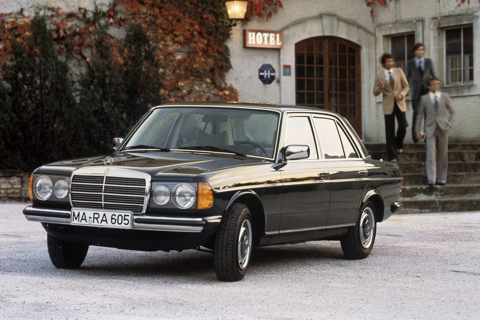 Sello impermeable puerta delantera izquierda para Mercedes Benz W123 240 280E 1976-85 sedán Foto 3 de 4