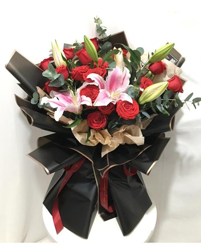 Flower Wrapping Paper Golden Edge Waterproof Bouquet Paper 22.8x22.8 inch 20pcs - Picture 6 of 6