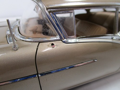 HIGHWAY 61 1/18 GOLD 1957 OLDSMOBILE SUPER 88 *MISSING PARTS* NO BOX - Picture 5 of 15