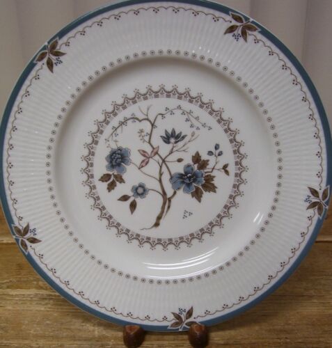 1 Royal Doulton Old Colony Dinner Plate TC1005 England Blue Flowers Brown Leaves