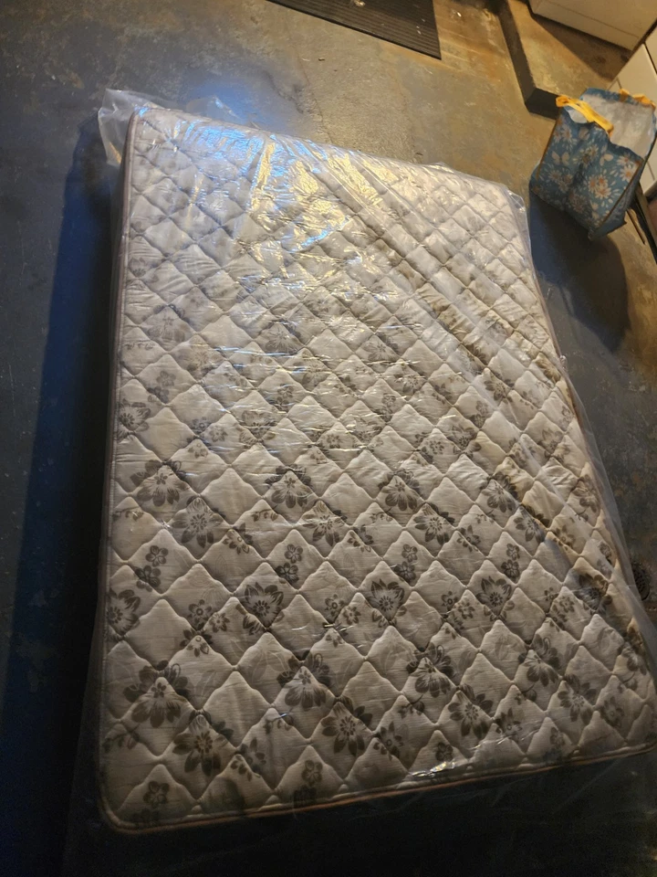 Colchón dorado nuevo Foto 4 de 4