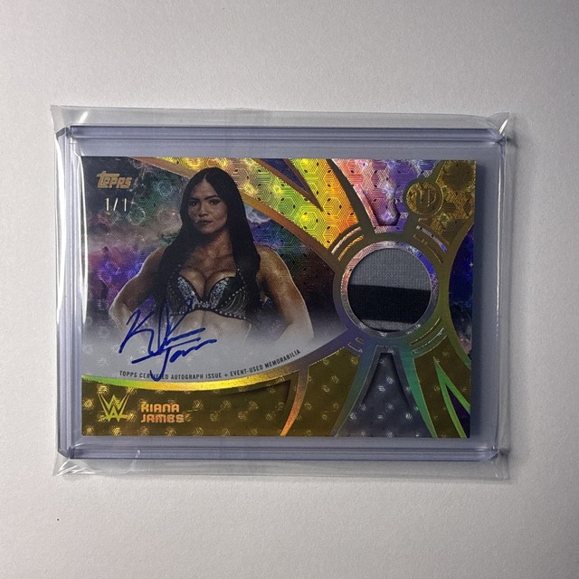 2026 Topps WWE Universe Kiana James Superstar Relic Signature FoilFractor 1/1
