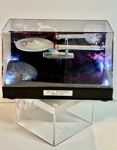 STAR TREK 50th USS ENTERPRISE 1701 ILLUMINATED DISPLAY 2016 Bradford EXCELLENT!