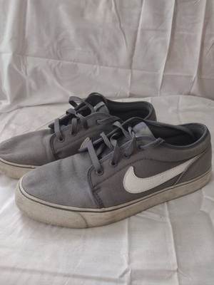 Nike Toki Low Textile Men's Sneakers Size 9.5 Gray White Skater Shoes 