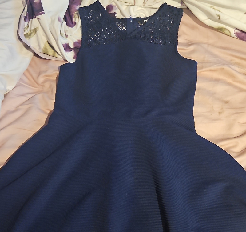 Zunie Blue Fit & Flare Lace V-Neck Knee Dress Sleeveless Party Formal 16
