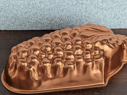 Copper Food Mold Grapes Design Wall Decor Metal 4 Cups Jello Gelatin - Picture 10 of 17