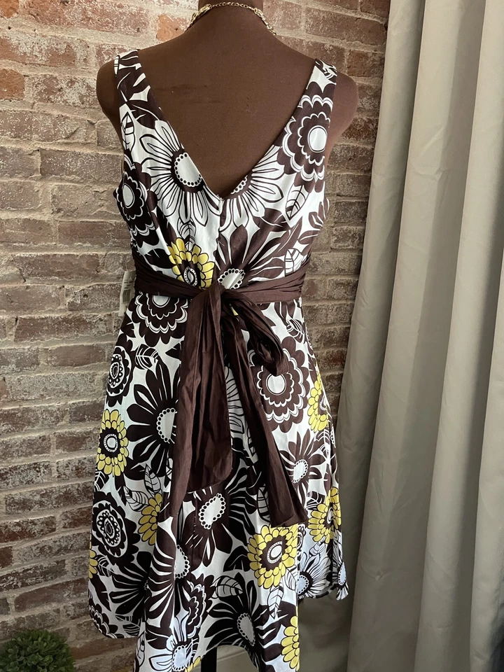 ¡Nuevo! B. Vestido elegante blanco amarillo marrón sin mangas floral línea A cuello en V talla 14 Foto 4 de 4