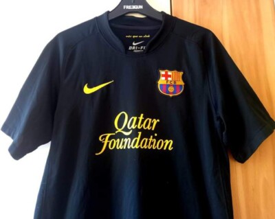 【タグ付き希少】FC Barcelona Nike シャツ FIFA 2011 タグ付き希少】FC Barcelona Nike シャツ FIFA 2011