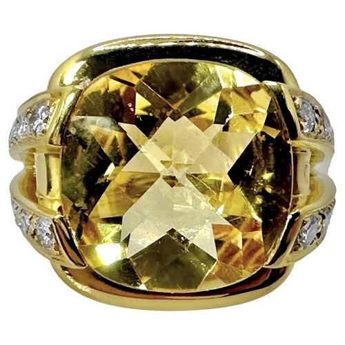 Very Dramatic Late-20th Century 18k Gold, Citrine and Diamond Ring