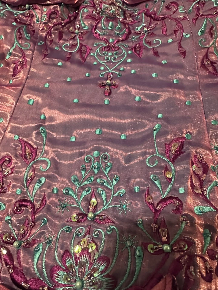 Vestido de Novia Karelina Sposa 4Q732 Talla 8 Púrpura Aqua Bordado VER TODAS LAS FOTOS  Foto 4 de 4