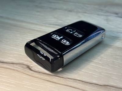 OEM ASTON MARTIN DB9 VANTAGE Smart Key keyless Entry Remote Fob P/N: 7007208