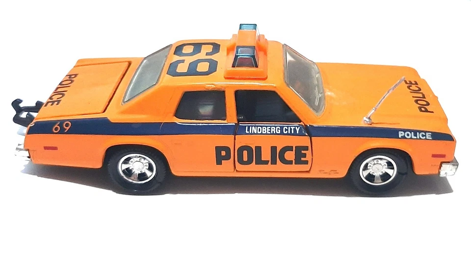 Modellino Matchbox Super kings plymouth Gran Fury (1979) - Immagine 2 di 4