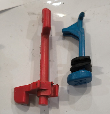 Poulan 2150 Chainsaw Choke Lever Set Plastic Red/Blue  530-038227 530-047989