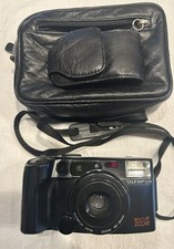 Olympus Infinity Zoom 200 Camera. 35mm. Multi AF 38-80mm Point and Shoot.