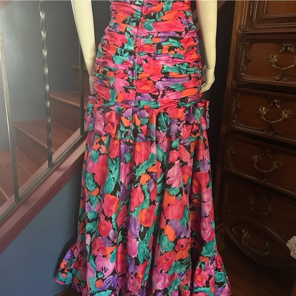 VESTIDO DE NOCHE VINTAGE VICTOR COSTA BOLD GLAM PlNK PÚRPURA SIN TIRANTES Foto 4 de 4