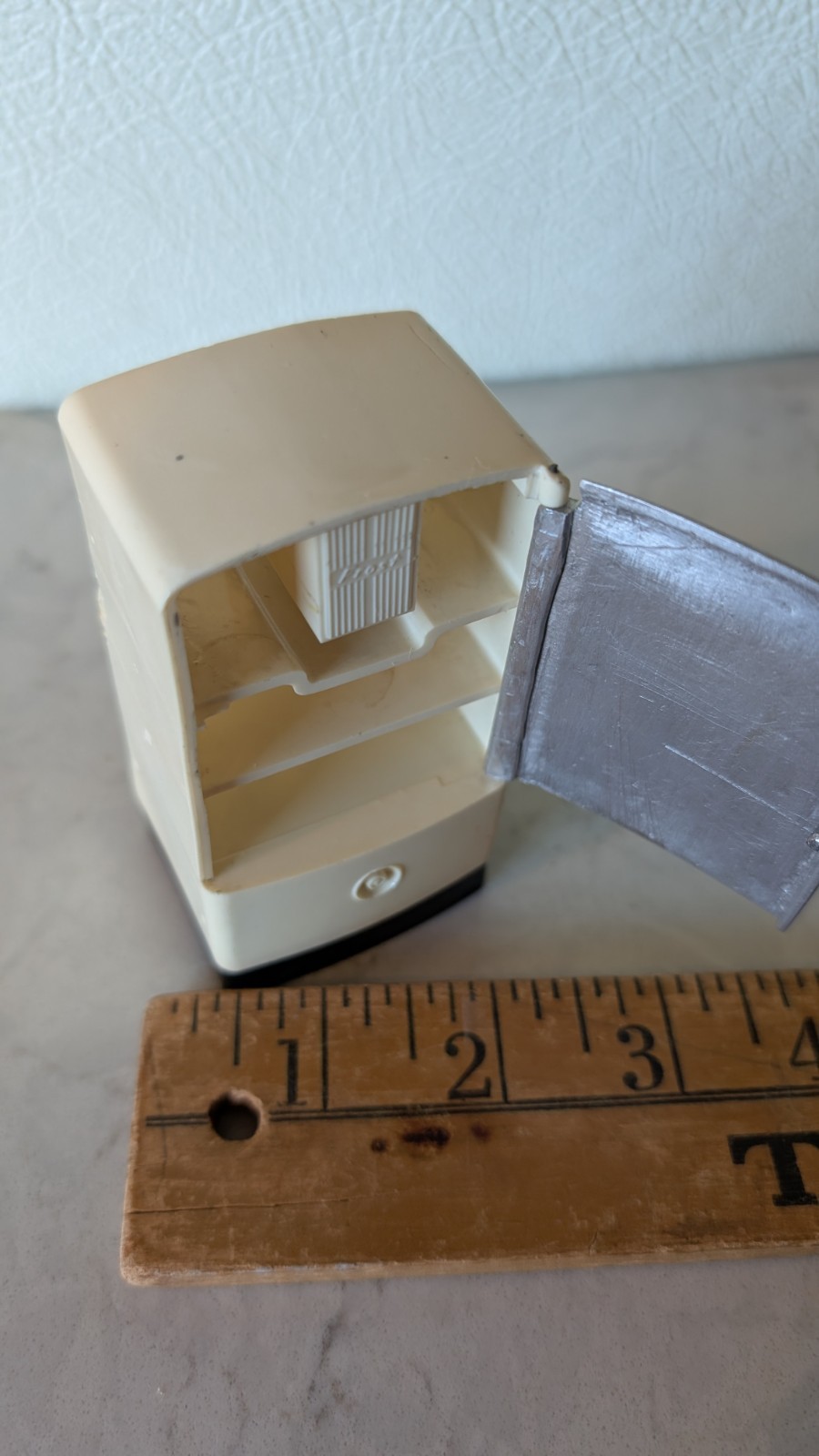 Dollhouse Refrigerator Cream Plastic & Silver Metal Retro Style 
